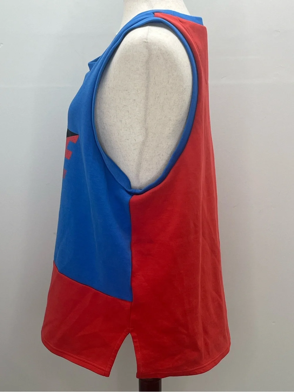 Nike Womens Blue Red Colorblock Graphic Sleeveless Athletic Tank Top Shirt Large